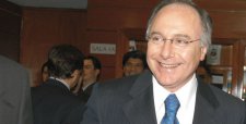 Ex ministro Edmundo Hermosilla es elegido presidente de CMR Falabella - foto_0000000820140424220832