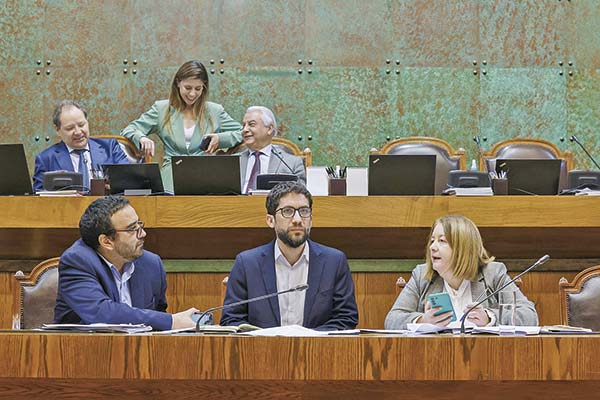 <p>Cámara despacha al Senado reajuste al sueldo mínimo</p>