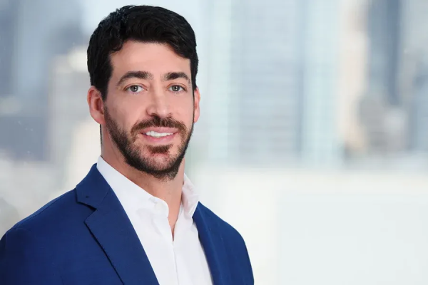 <p>Abogado chileno es promovido a socio de firma global en Nueva York</p>