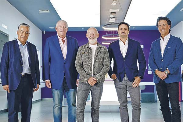 Presidente de WOM aclara a la Subtel los plazos para una futura venta de la compañía