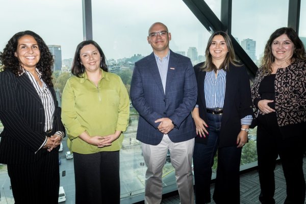 Chiletec renueva directorio con mayoría femenina y define focos 2025: incidir en políticas públicas e impulsar el talento TI