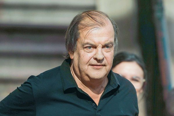 <p>Francisco Vidal no descarta eventual cierre de TVN: "El día que no podamos pagar los sueldos es el día"</p>