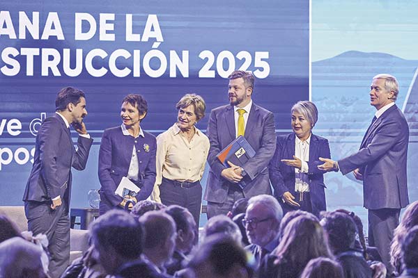Nueva encuesta Criteria: Matthei sigue a la cabeza de las presidenciales y sube Tohá