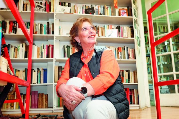 <p>Patricia Arancibia Clavel, historiadora: “Jeannette Jara es simpática, como era la Michelle, pero sinceramente no le creo”</p>