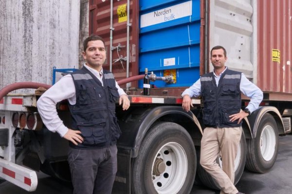 Cómo dos emprendedores chilenos sedujeron en la Toscana a una de las empresas de logística más grandes del mundo