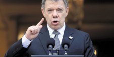 Presidente de Colombia asegura que no impulsaría reforma tributaria en futuro inmediato