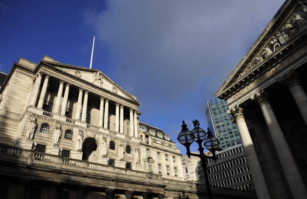 <p>Banco de Inglaterra sube tasas por primera vez en una década, pero anticipa ajuste gradual</p>