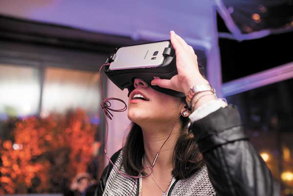 <p>Con realidad virtual logran disminuir ansiedad de personas con fobia</p>