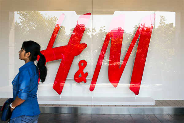 H&M cae a mínimos de seis años en bolsa por la amenaza de Internet