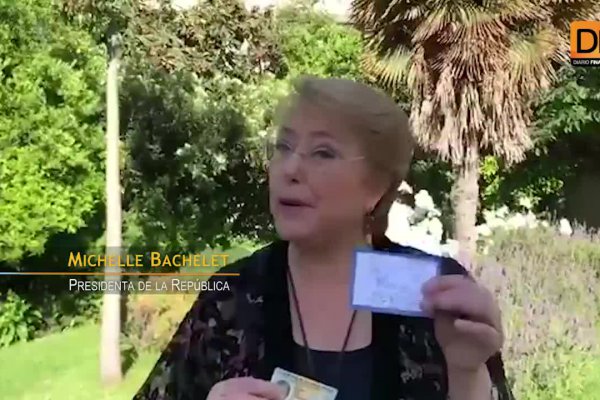 <p>Michelle Bachelet hace un último llamado a votar en esta jornada eleccionaria</p>