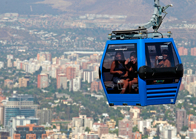 <p>Única oferta para concesión del Teleférico Bicentenario contempla tarifa de $ 650 por tramo</p>