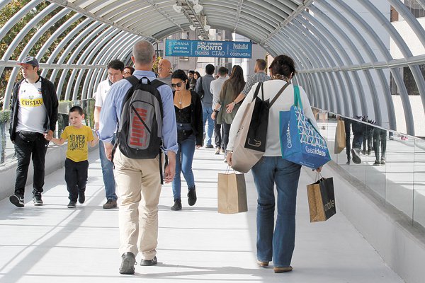 Caen compras con tarjeta de argentinos en Chile