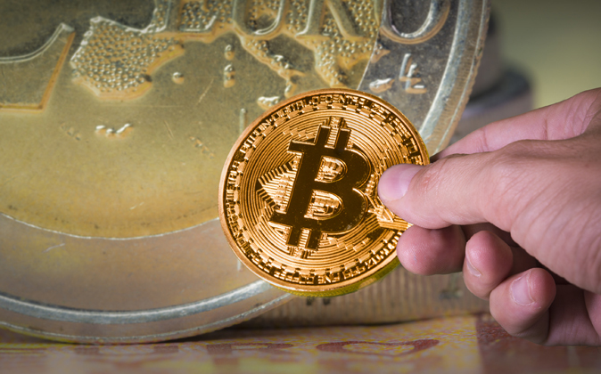 <p>De mal en peor: tras derrumbarse 30% en enero el bitcoin ahora quiebra los US$ 9.000</p>