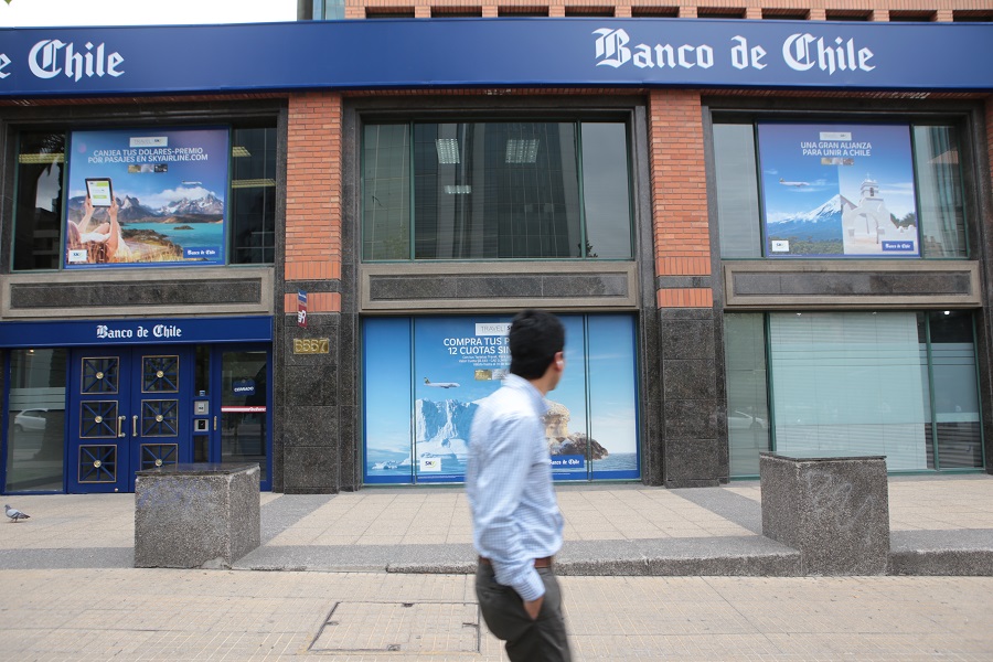 <p>Banco de Chile se fija como objetivo elevar cuota de mercado y afirma que no abandonará los segmentos bajos</p>