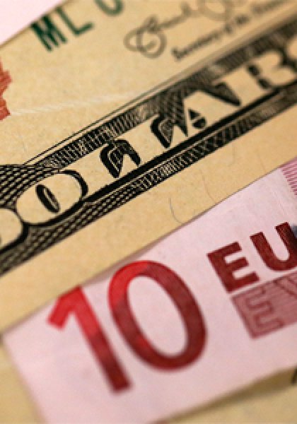 <p>US$1,23 se sitúa el euro esta jornada</p>