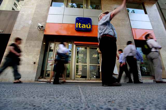 <p>Itaú responde a operadores de bitcoin que no saben con certeza quiénes son sus usuarios</p>