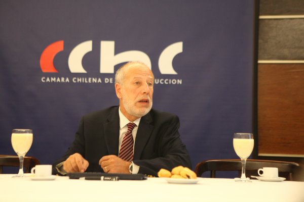 CChC advierte que escasez de suelo mantendrá al alza precios de las viviendas