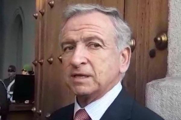 <p>Larraín: "Hay que tener cautela en los inicios de la recuperación"</p>