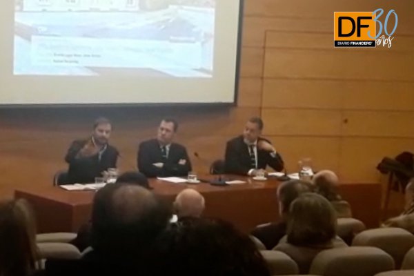 <p>Ahora en DF: Debate político en el seminario "¿Más desarrollo económico y más Estado?"</p>