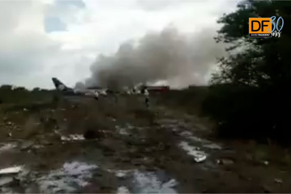 <p>Ahora en DF: Mira el momento en que se desploma avión de Aeroméxico en Durango</p>