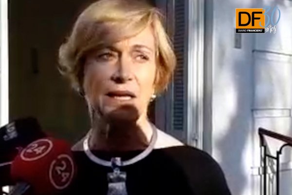 <p>Ahora en DF: Matthei contra Bachelet "obviamente hay un conflicto de interés”</p>