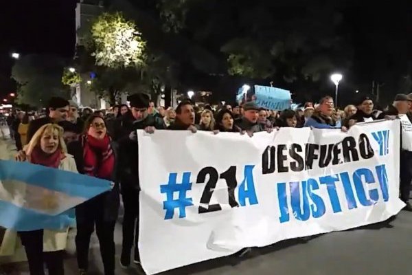 <p>Ahora en DF: Marchas en Argentina para pedir desafuero de Cristina Kirchner</p>