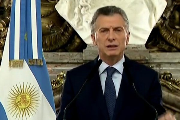 <p>Reporte Global: Macri reconoce que Argentina está en crisis y mercado no confía en sus medidas</p>