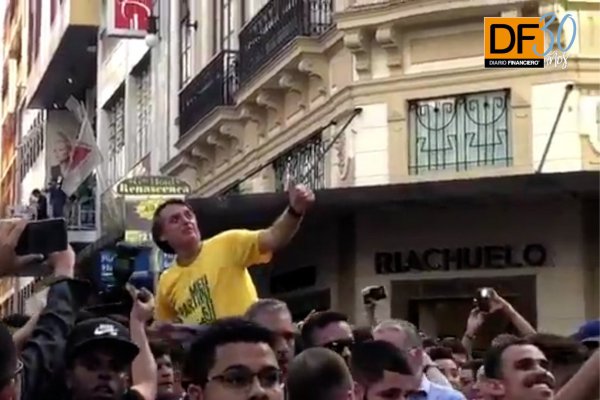 <p>Ahora en DF: Jair Bolsonaro es apuñalado en pleno acto de campaña</p>