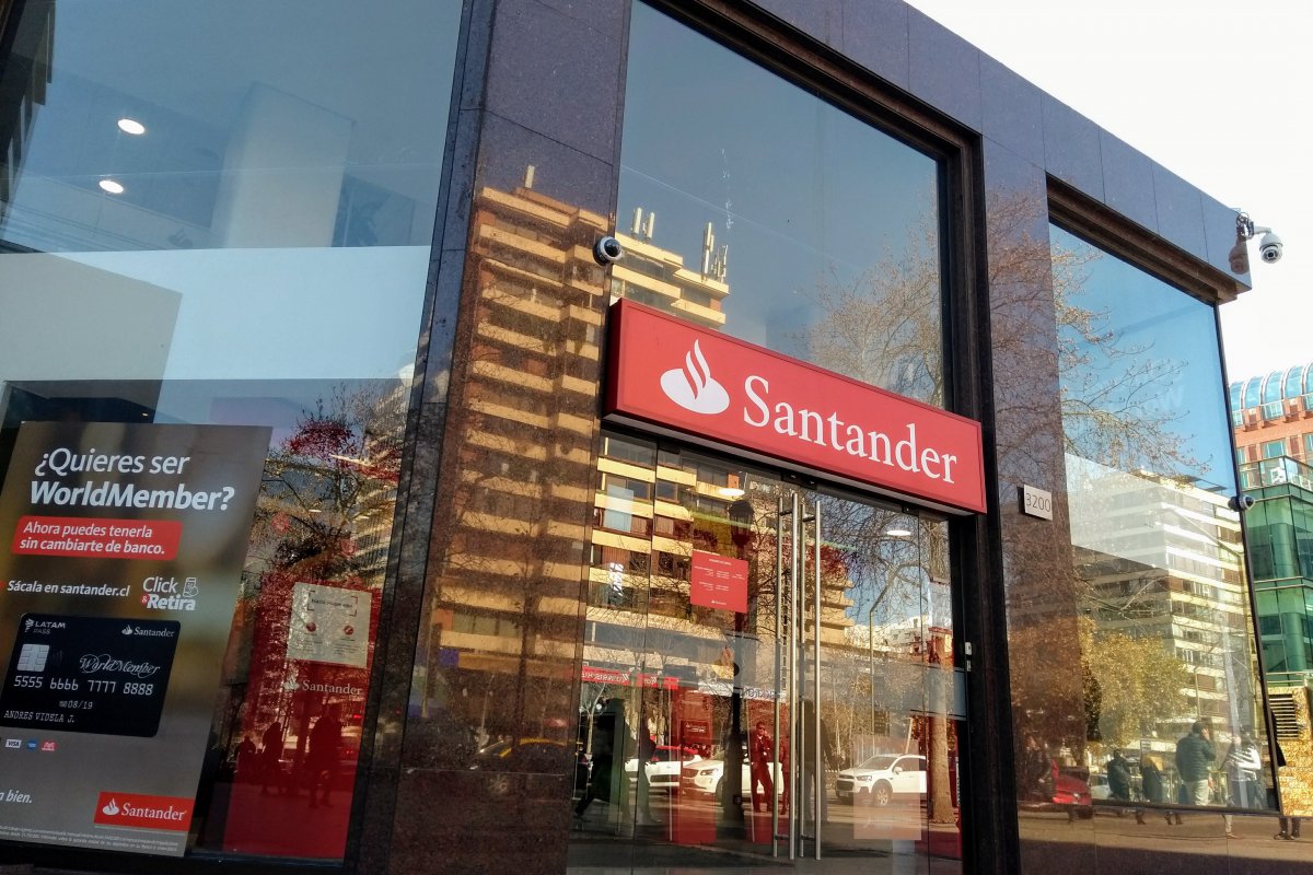 <p>Los temas que abordó Santander en almuerzo con las AFP</p>