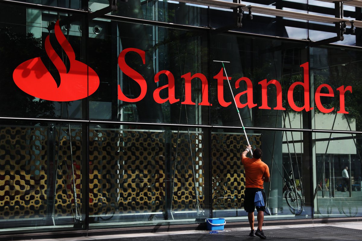 <p>Grupo Santander anuncia cambios para su primera línea ejecutiva en España</p>