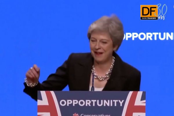 <p>Ahora en DF: Theresa May ingresa bailando 'Dancing Queen' a la conferencia anual del Partido Conservador</p>