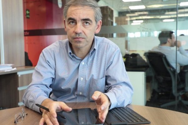 <p>Miguel Oyonarte de VTR: “está sincerando el nivel de precios que hoy día tiene la voz en los planes actuales”</p>