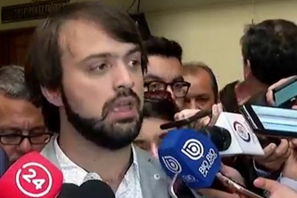 <p>Ahora en DF: Alcalde de Valparaíso pide a TPS "dejar atrás la intransigencia"</p>