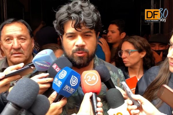 <p>Ahora en DF: Trabajadores portuarios rechazan preacuerdo con el gobierno y siguen en paro</p>