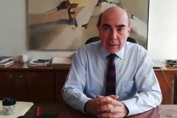 <p>Roberto Méndez: "Los problemas de tipo social y político hacen difícil la proyección hacia el futuro"</p>