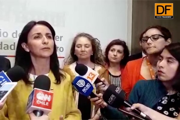 <p>Ahora en DF: Ministerio de la Mujer se reúne con Head Hunters para definir agenda de género</p>