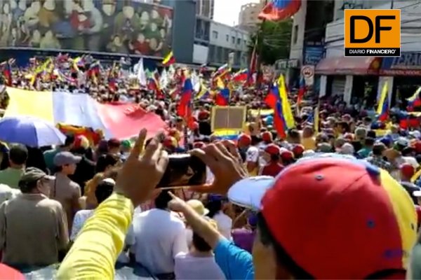 <p>Ahora en DF: Inician movilizaciones en Venezuela para solicitar ingreso de ayuda humanitaria</p>