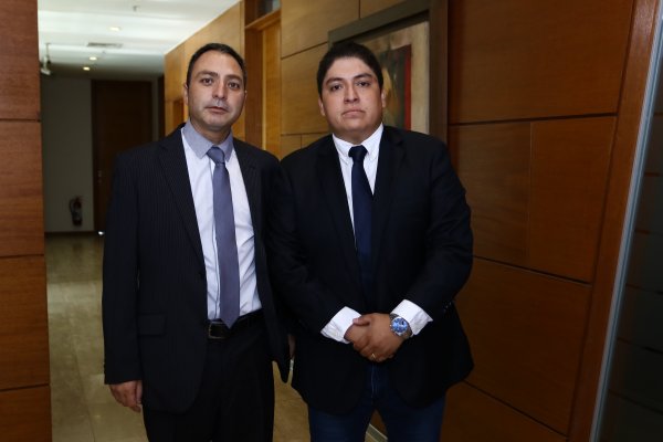 Renato Sanhueza, gerente general y Alejandro Acuña, director comercial.