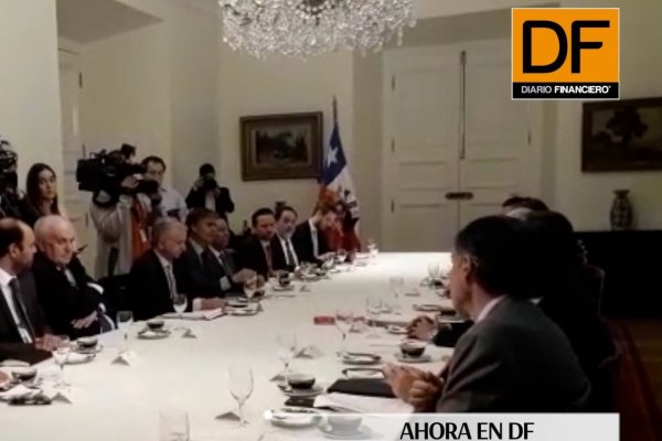 <p>Ahora en DF: Piñera se reúne con representantes de las pymes en La Moneda</p>