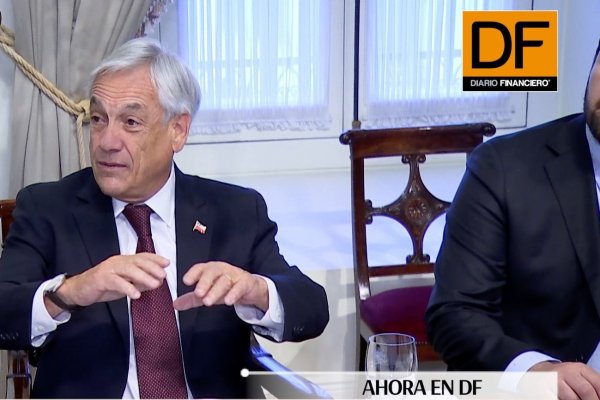 <p>Ahora en DF: Piñera celebra el 4% de crecimiento de Chile</p>