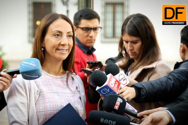 <p>Ahora en DF: Gobierno pide que cuenta presidencial del 1 de junio sea en horario estelar de TV</p>