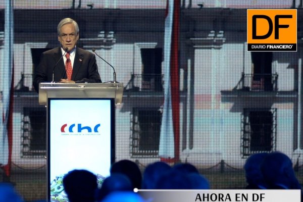 <p>Ahora en DF: Piñera destaca la productividad y la inversión como "motor del crecimiento"</p>