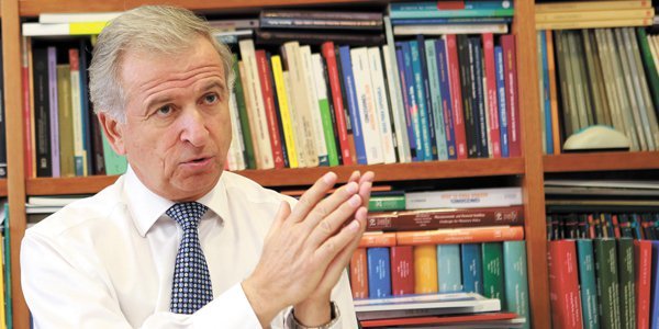 <p>Larraín tras recorte de la OCDE: "Si bien Chile está preparado, no es inmune a la guerra comercial"</p>