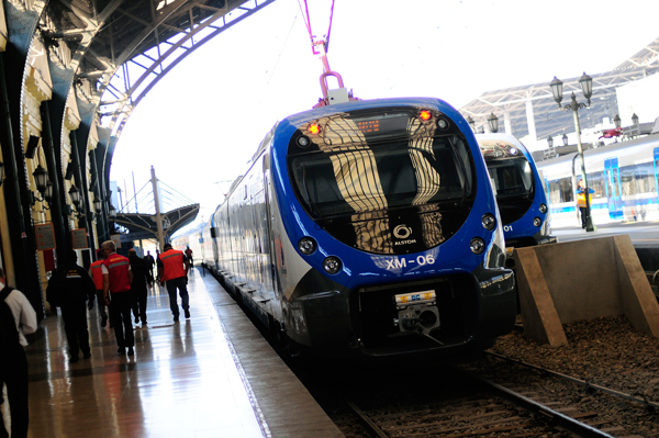 El Metrotren Santiago-Nos inició los servicios de trenes de cercanía a la capital.