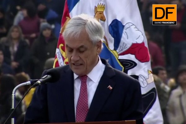 <p>Ahora en DF: Presidente Piñera participa en ceremonia de Juramento a la Bandera en Escuela Militar</p>