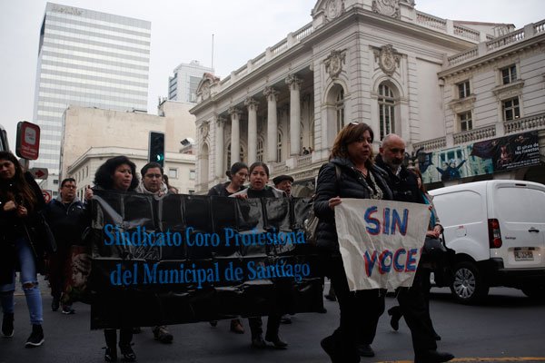 Los siete sindicatos del Teatro Municipal se reunieron ayer con el alcalde de Santiago. / Foto: Agencia Uno