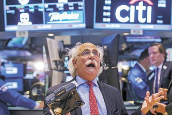 <p>Wall Street cierra al alza ante positivas cifras de consumo y el dólar le da un respiro a los argentinos</p>