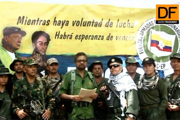 <p>Ahora en DF: FARC anuncia que retoma las armas en Colombia</p>