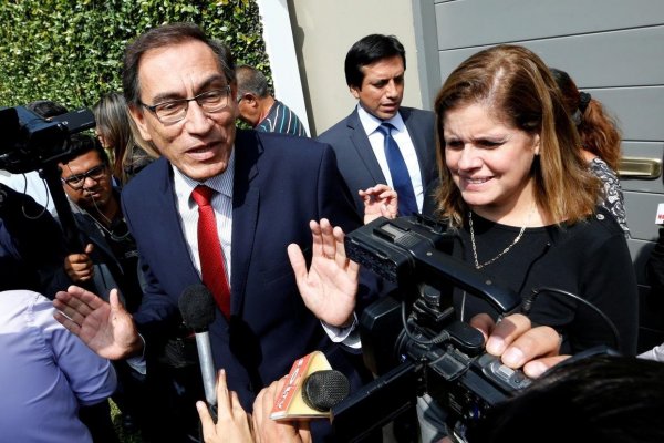 Perú: vicepresidenta Mercedes Aráoz presidiría el país en caso de que Vizcarra renuncie