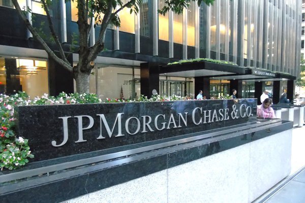 “JPMorgan es el mejor en su clase de bancos globales”, dijo Mike Mayo, analista de Wells Fargo.